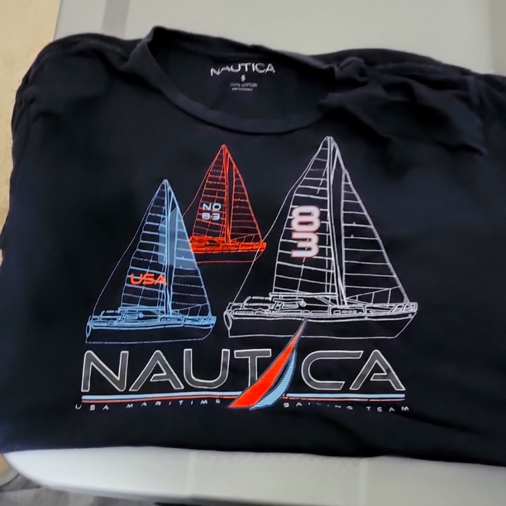 T-SHIRT